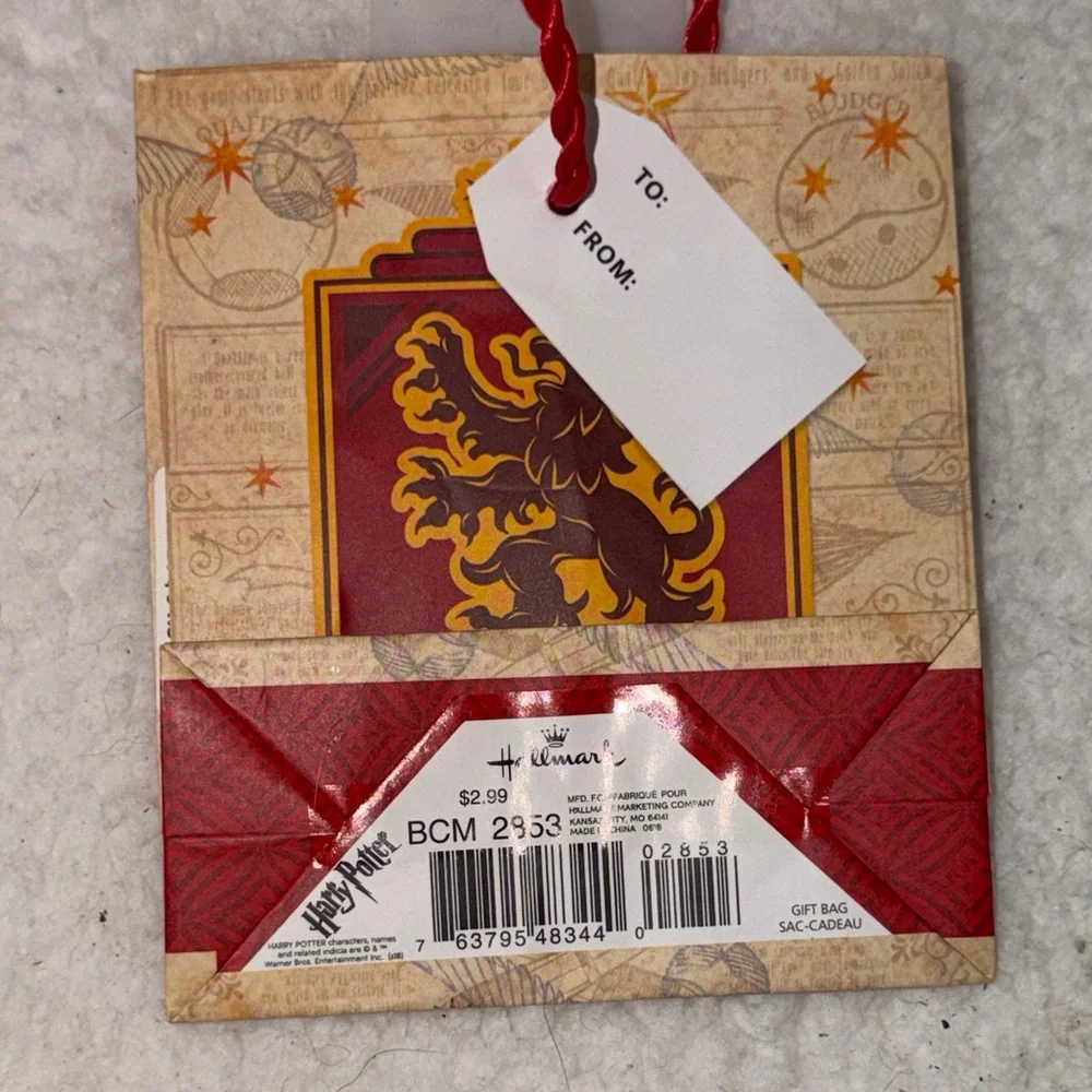 Gryffindor Crest Gift Bag Harry Potter By Hallmark Small‎ 4” x 5”